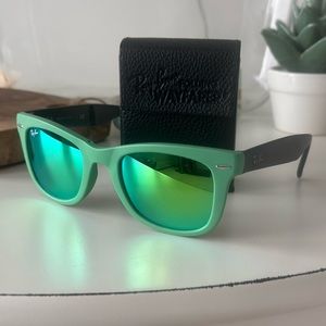 NWT RAY-BAN FOLDING WAYFARER
